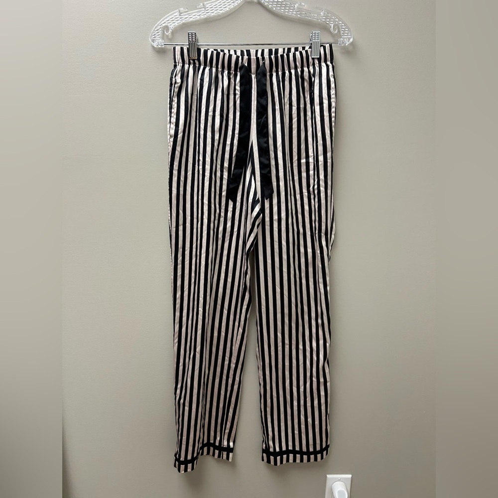Victoria’s‎ Secret Women’s Black and Pink Striped Pyjama Pants